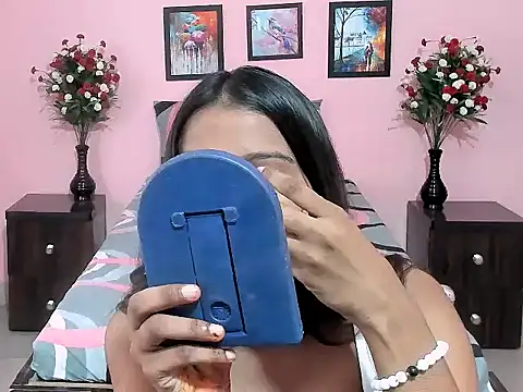 Snapshot of Melis_Sandra chatting on 10.29.25 Melis Sandra online show from 10.29.25