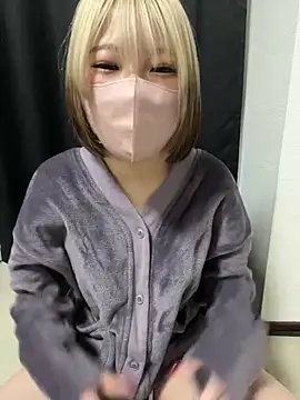 Snapshot of Hikaru-chan chatting on 01.30.25 Hikaru-chan online show from 01.30.25