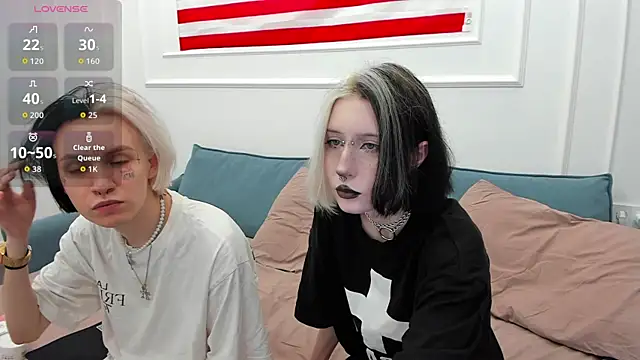 Snapshot of VeryRare_TwinS chatting on 06.18.26 VeryRare TwinS online show from 06.18.26