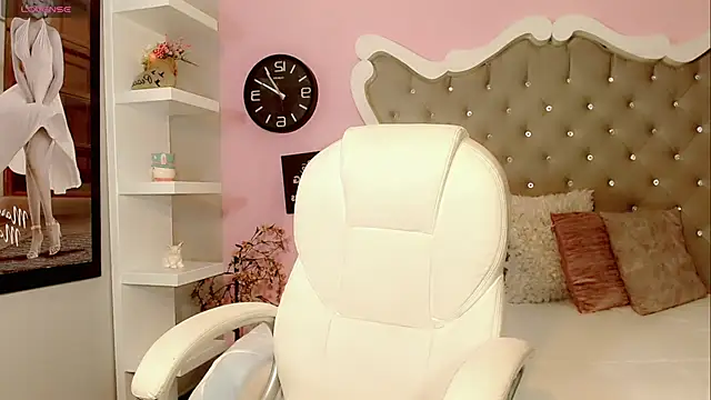 Diva Smith02 online show from 01.23.25