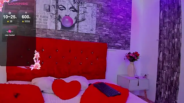 Snapshot of Emily_sc chatting on 01.11.25 Emily sc online show from 01.11.25