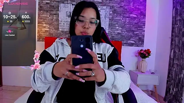 Snapshot of Emily_sc chatting on 01.20.25 Emily sc online show from 01.20.25