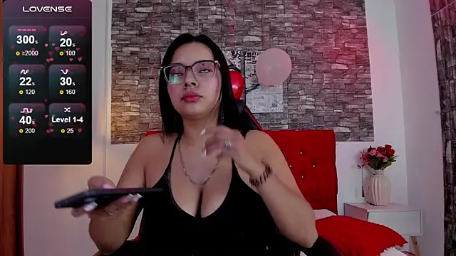 Snapshot of Emily_sc chatting on 02.14.25 Emily sc online show from 02.14.25