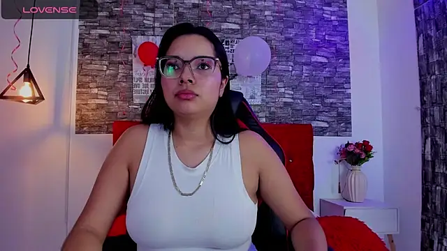 Snapshot of Emily_sc chatting on 02.14.25 Emily sc online show from 02.14.25