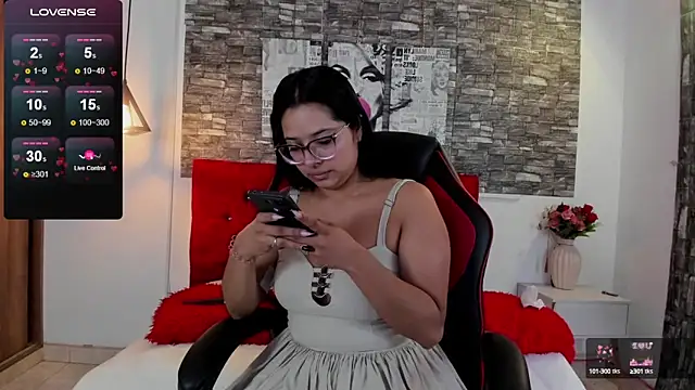 Snapshot of Emily_sc chatting on 03.15.25 Emily sc online show from 03.15.25