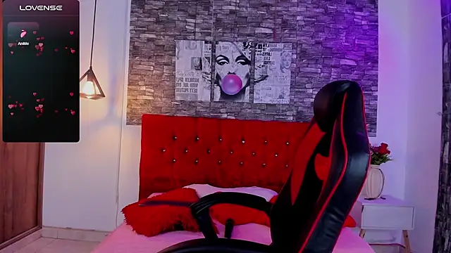 Snapshot of Emily_sc chatting on 03.17.25 Emily sc online show from 03.17.25