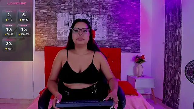 Snapshot of Emily_sc chatting on 03.22.25 Emily sc online show from 03.22.25