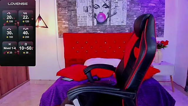 Snapshot of Emily_sc chatting on 09.26.25 Emily sc online show from 09.26.25