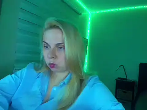 HappyIva online show from 11.26.25