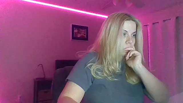 HappyIva online show from 12.02.25