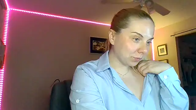 HappyIva online show from 12.05.25