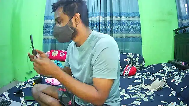 Snapshot of Hot_Nila chatting on 11.20.25 Hot Nila online show from 11.20.25