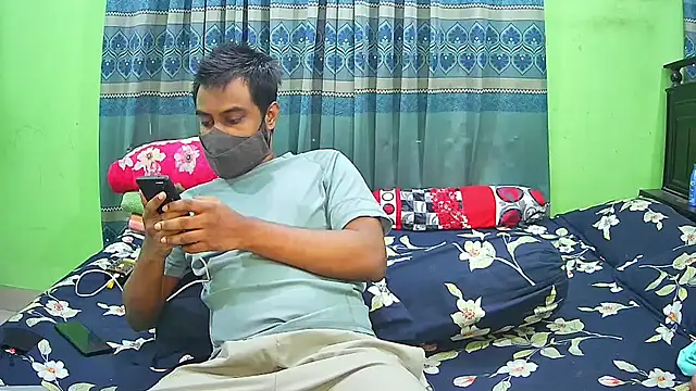 Snapshot of Hot_Nila chatting on 11.27.25 Hot Nila online show from 11.27.25