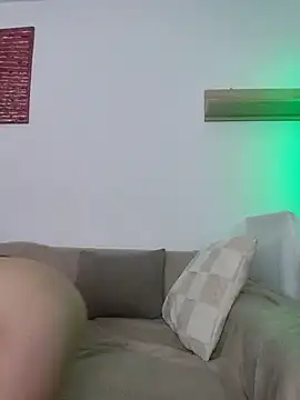 Snapshot of LeaHotxx chatting on 10.26.25 LeaHotxx online show from 10.26.25