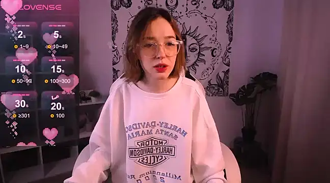 Snapshot of MiniSofy chatting on 01.06.25 MiniSofy online show from 01.06.25