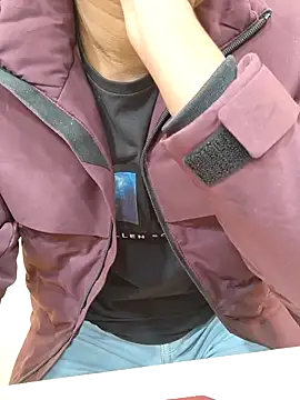 Snapshot of aryan_8051 chatting on 11.12.25 aryan 8051 online show from 11.12.25