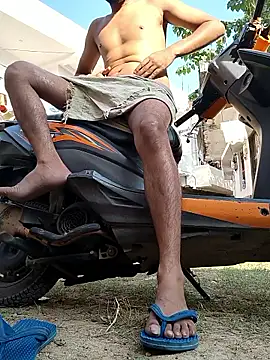 Snapshot of aryan_8051 chatting on 11.13.25 aryan 8051 online show from 11.13.25