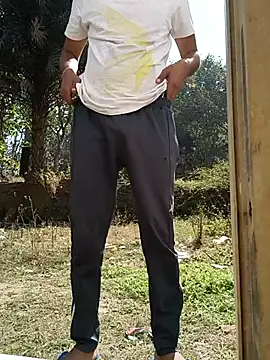 Snapshot of aryan_8051 chatting on 12.05.25 aryan 8051 online show from 12.05.25