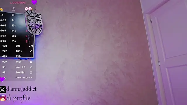 Snapshot of uhlala__ chatting on 02.05.25 uhlala online show from 02.05.25