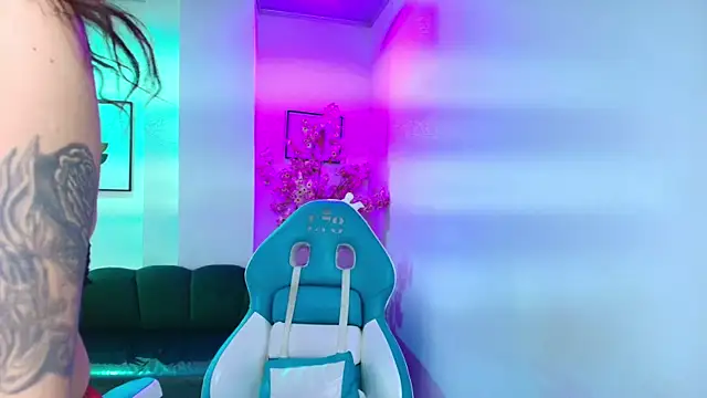 Snapshot of Arianna_sweeet chatting on 05.28.26 Arianna sweeet online show from 05.28.26