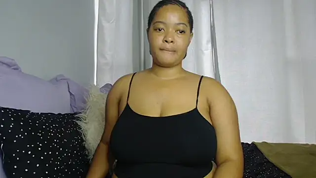 Snapshot of sexytinashe21 chatting on 02.28.25 sexytinashe21 online show from 02.28.25