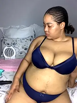 Snapshot of sexytinashe21 chatting on 11.27.25 sexytinashe21 online show from 11.27.25