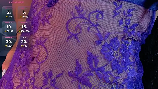 Snapshot of amabel_zambrano chatting on 10.29.25 amabel zambrano online show from 10.29.25