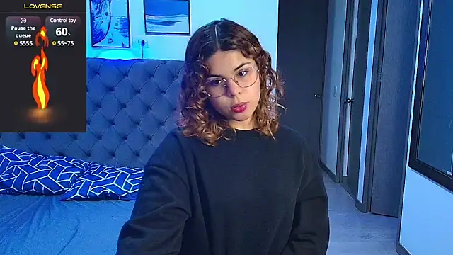 Snapshot of stellaallen24 chatting on 03.08.25 stellaallen24 online show from 03.08.25