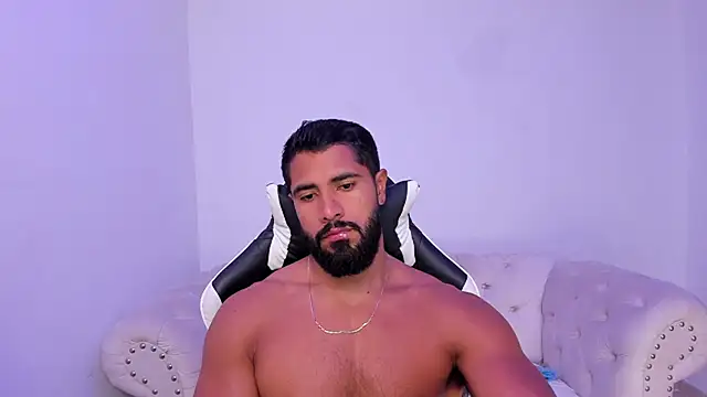 Snapshot of Santiago_huntt chatting on 11.21.25 Santiago huntt online show from 11.21.25