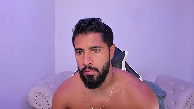 Snapshot of Santiago_huntt chatting on 11.27.25 Santiago huntt online show from 11.27.25