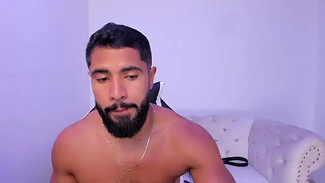 Snapshot of Santiago_huntt chatting on 12.03.25 Santiago huntt online show from 12.03.25