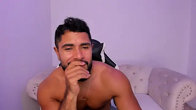 Santiago huntt online show from 03.06.26