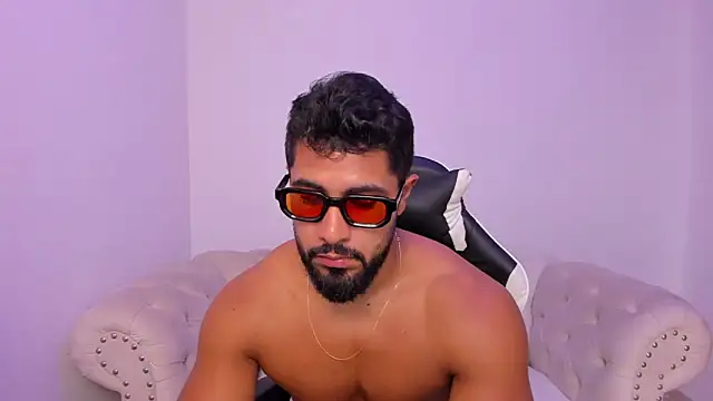 Santiago huntt online show from 03.14.26