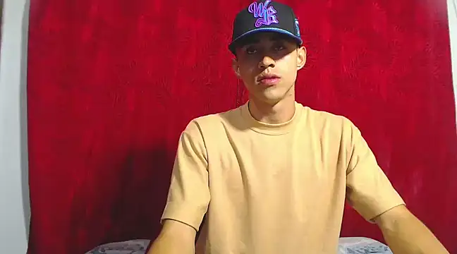 Snapshot of Cris_steban1 chatting on 01.07.25 Cris steban1 online show from 01.07.25