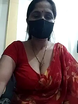 Snapshot of priyancyfun chatting on 04.27.26 priyancyfun online show from 04.27.26