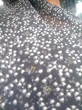 Snapshot of Amaya_Bajwa chatting on 11.16.25 Amaya Bajwa online show from 11.16.25