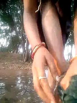 Snapshot of Amaya_Bajwa chatting on 11.19.25 Amaya Bajwa online show from 11.19.25