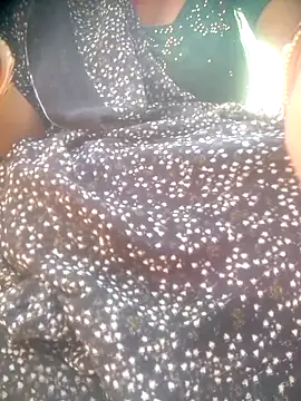 Snapshot of Amaya_Bajwa chatting on 11.29.25 Amaya Bajwa online show from 11.29.25