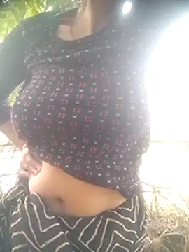 Snapshot of Amaya_Bajwa chatting on 12.02.25 Amaya Bajwa online show from 12.02.25