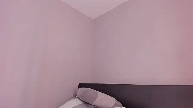 sara  jones gh online show from 11.07.25