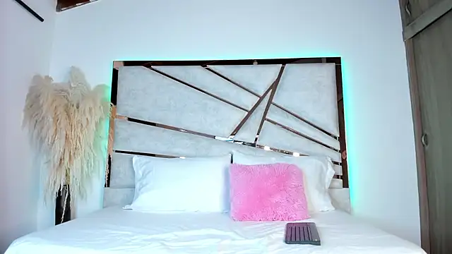 ssofijohnsonx online show from 02.11.25