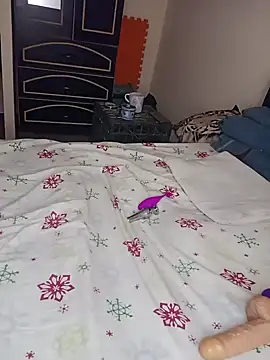 Snapshot of lagitana40 chatting on 01.05.25 lagitana40 online show from 01.05.25