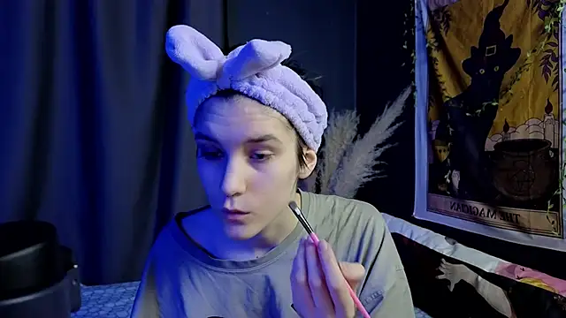 Snapshot of Hyeon_Jin chatting on 02.08.25 Hyeon Jin online show from 02.08.25