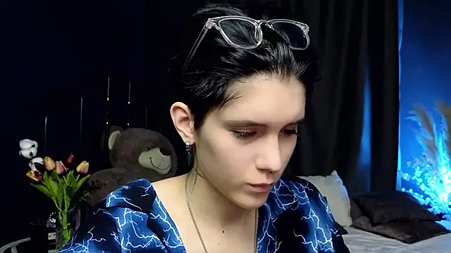 Snapshot of Hyeon_Jin chatting on 03.16.25 Hyeon Jin online show from 03.16.25