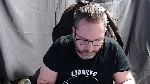 Snapshot of Streamlove77 chatting on 01.11.25 Streamlove77 online show from 01.11.25