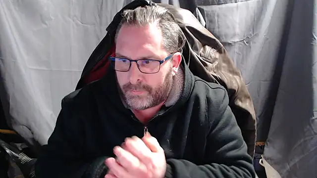 Snapshot of Streamlove77 chatting on 01.17.25 Streamlove77 online show from 01.17.25