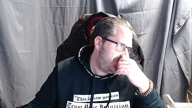 Snapshot of Streamlove77 chatting on 02.03.25 Streamlove77 online show from 02.03.25