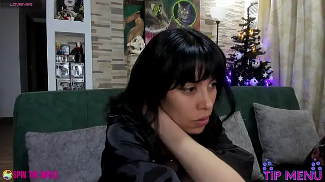 Snapshot of shamelesss_ chatting on 12.16.25 shamelesss online show from 12.16.25