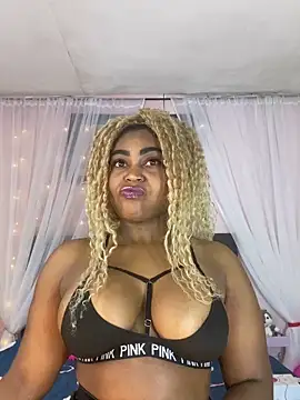 Snapshot of Aliana_Ross chatting on 02.11.25 Aliana Ross online show from 02.11.25