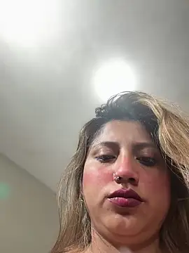 Snapshot of Adrianisx chatting on 02.19.26 Adrianisx online show from 02.19.26